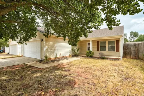 Exterior - 1209 Briar Patch Way, Norman, OK 73071 photo 3 of 4