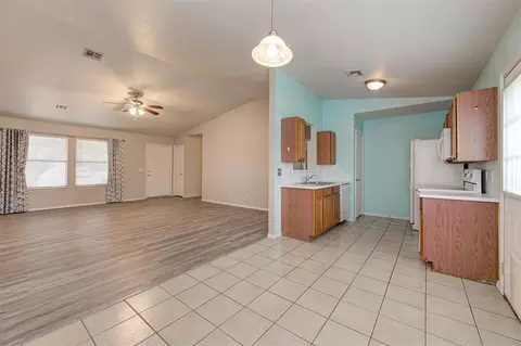 Living - 1209 Briar Patch Way, Norman, OK 73071 photo 7 of 7