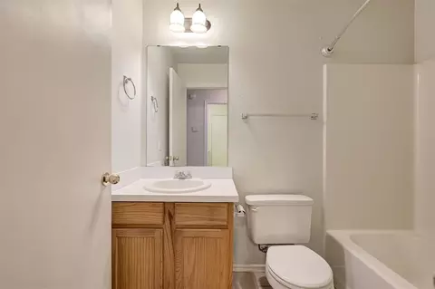Bath - 1209 Briar Patch Way, Norman, OK 73071 photo 4 of 6