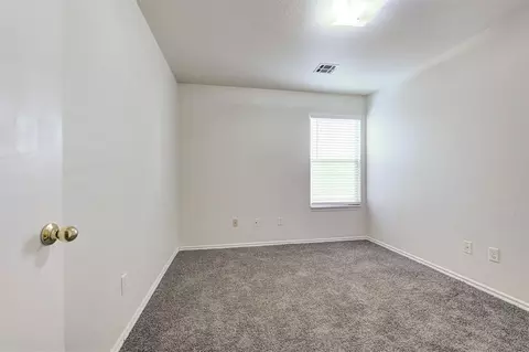 Bedroom - 1209 Briar Patch Way, Norman, OK 73071 photo 6 of 7