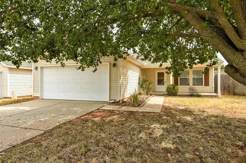 Exterior - 1209 Briar Patch Way, Norman, OK 73071 photo 2 of 4