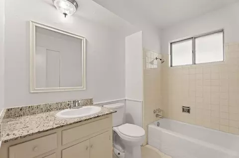 Bath - 3805 N Eagle Ln, Bethany, OK 73008 photo 1 of 4