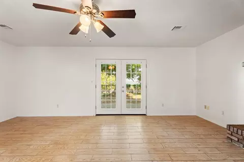 Living - 3805 N Eagle Ln, Bethany, OK 73008 photo 3 of 7