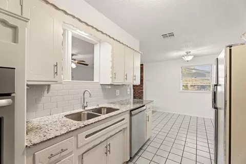 Kitchen - 3805 N Eagle Ln, Bethany, OK 73008 photo 5 of 5