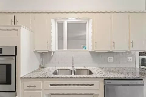 Kitchen - 3805 N Eagle Ln, Bethany, OK 73008 photo 3 of 5