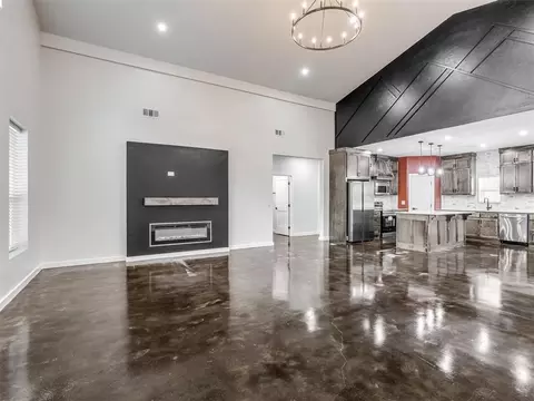 Living - 14 Hackney Dr, Mcloud, OK 74851 photo 1 of 3