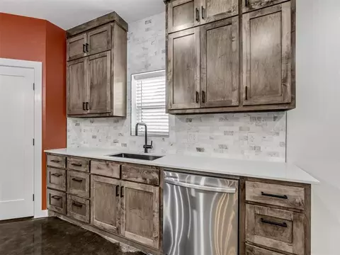 Kitchen - 14 Hackney Dr, Mcloud, OK 74851 photo 2 of 4