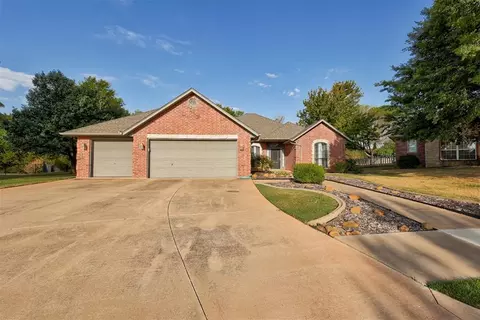 1772 Lake Shadows Ct, Edmond, OK 73012