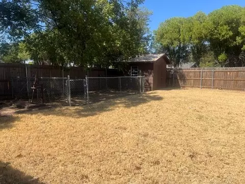2600 N Robin St, Altus, OK 73521 photo 4