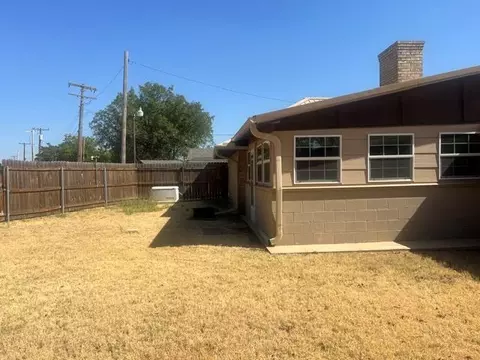 2600 N Robin St, Altus, OK 73521 photo 6