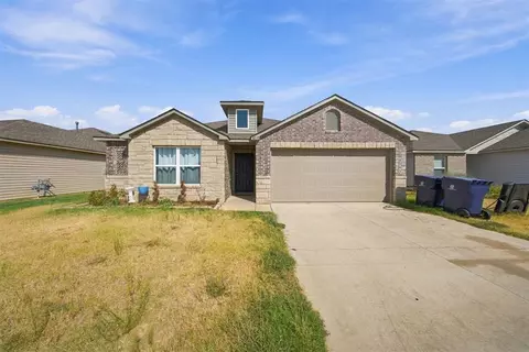 4212 Olivia St, Mustang, OK 73064