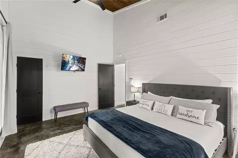Bedroom - 125 Bear Cedar Trl, Broken Bow, OK 74728 photo 1 of 4