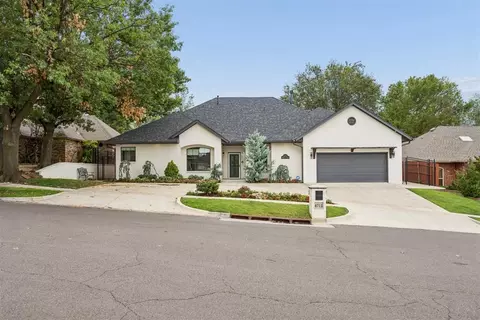 4712 Fountain Gate Dr, Norman, OK 73072