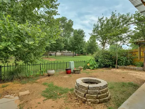 Exterior - 4932 Baker St, Norman, OK 73072 photo 7 of 9