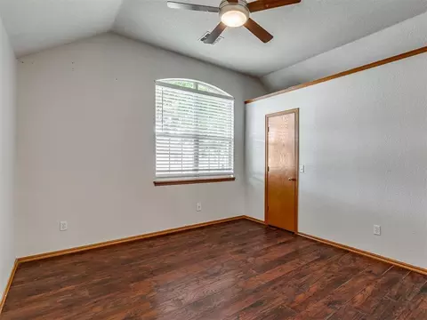 Bedroom - 4932 Baker St, Norman, OK 73072 photo 4 of 8