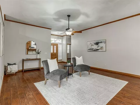 Living - 4932 Baker St, Norman, OK 73072 photo 2 of 2