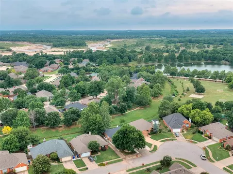 View/Area - 4932 Baker St, Norman, OK 73072 photo 3 of 11