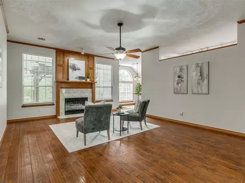 Living - 4932 Baker St, Norman, OK 73072 photo 1 of 2