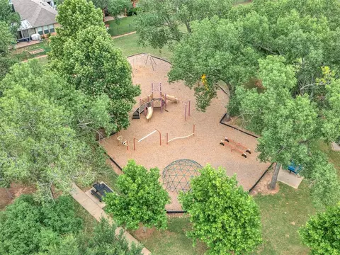 View/Area - 4932 Baker St, Norman, OK 73072 photo 10 of 11