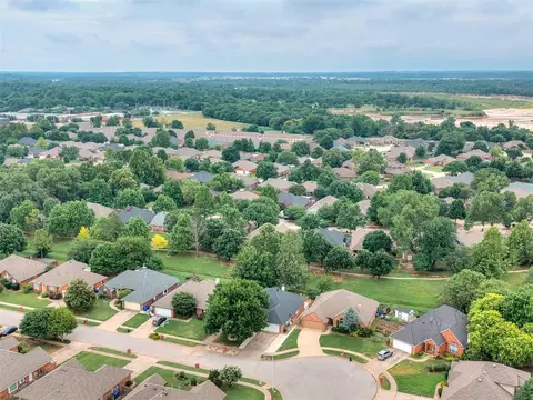 View/Area - 4932 Baker St, Norman, OK 73072 photo 6 of 11