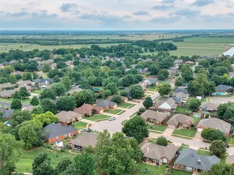 View/Area - 4932 Baker St, Norman, OK 73072 photo 5 of 11