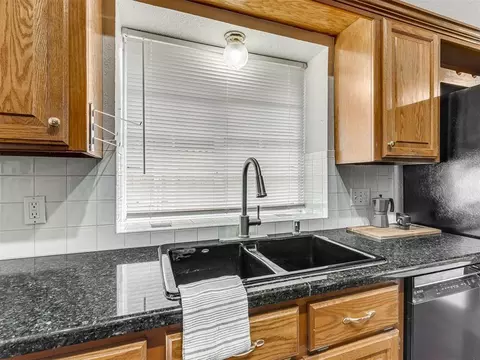 Kitchen - 4932 Baker St, Norman, OK 73072 photo 3 of 5