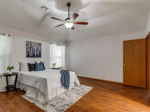 Bedroom - 4932 Baker St, Norman, OK 73072 photo 3 of 8