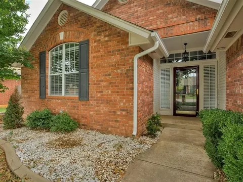 Exterior - 4932 Baker St, Norman, OK 73072 photo 4 of 9