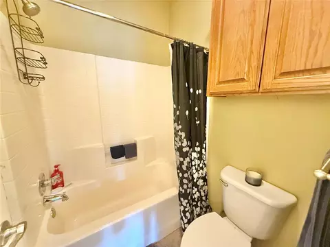 Bath - 14635 Waterloo Falls Rd, Arcadia, OK 73007 photo 5 of 5