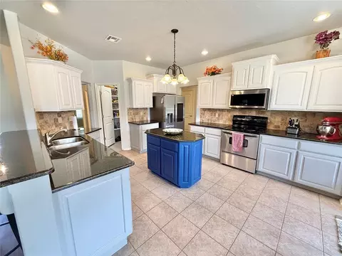 Kitchen - 14635 Waterloo Falls Rd, Arcadia, OK 73007 photo 2 of 9