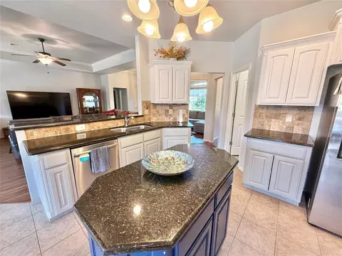 Kitchen - 14635 Waterloo Falls Rd, Arcadia, OK 73007 photo 3 of 9