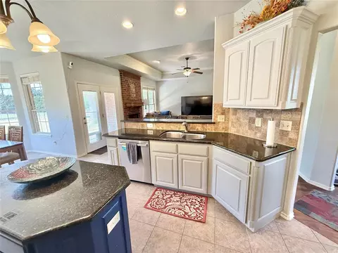 Kitchen - 14635 Waterloo Falls Rd, Arcadia, OK 73007 photo 6 of 9