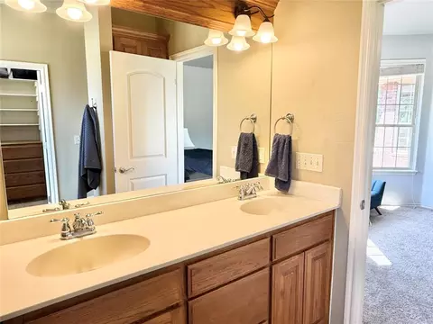 Bath - 14635 Waterloo Falls Rd, Arcadia, OK 73007 photo 1 of 5