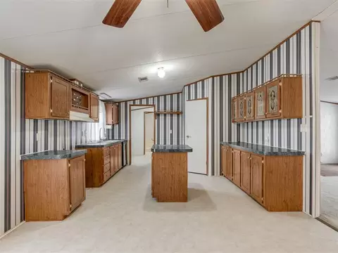 Kitchen - 8990 E Tecumseh Rd, Norman, OK 73026 photo 1 of 2