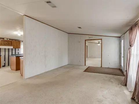 Living - 8990 E Tecumseh Rd, Norman, OK 73026 photo 2 of 6