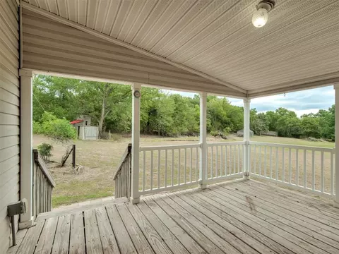 Exterior - 8990 E Tecumseh Rd, Norman, OK 73026 photo 2 of 6