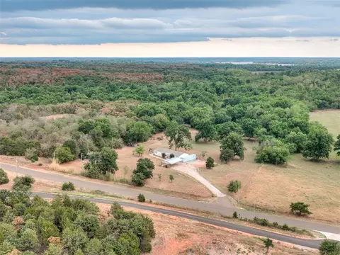 View/Area - 8990 E Tecumseh Rd, Norman, OK 73026 photo 3 of 5
