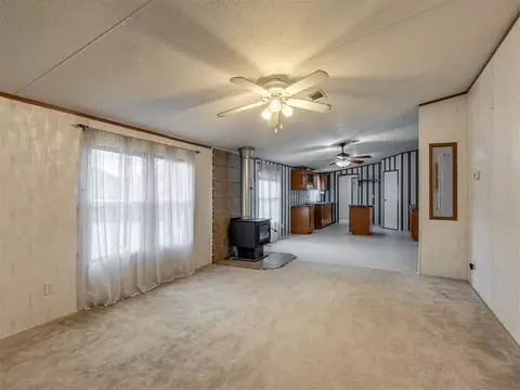 Living - 8990 E Tecumseh Rd, Norman, OK 73026 photo 3 of 6
