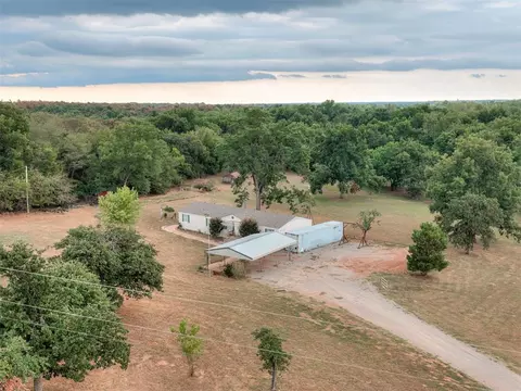 View/Area - 8990 E Tecumseh Rd, Norman, OK 73026 photo 1 of 5