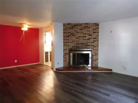 6026 Nw Expy #B, Warr Acres, OK 73132