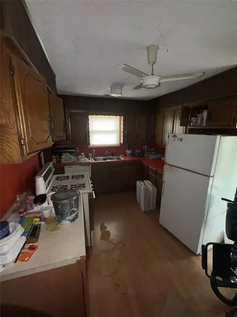 Kitchen - 502 S Noble Ave, Watonga, OK 73772 photo 1 of 1