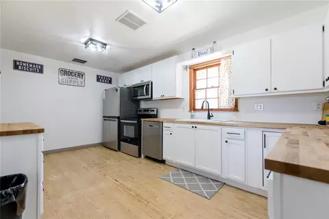 Kitchen - 409 S Cedar Ave, Erick, OK 73645 photo 1 of 2