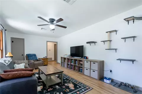 Living - 409 S Cedar Ave, Erick, OK 73645 photo 2 of 2