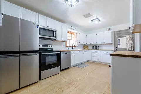 Kitchen - 409 S Cedar Ave, Erick, OK 73645 photo 2 of 2