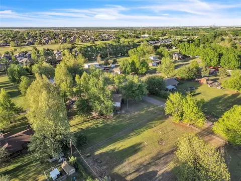 View/Area - 636 E Lea Ter, Mustang, OK 73064 photo 2 of 2