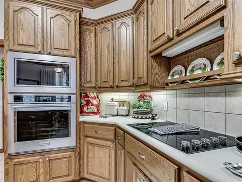 Kitchen - 7903 Scotch Ln, Tuttle, OK 73089 photo 3 of 5