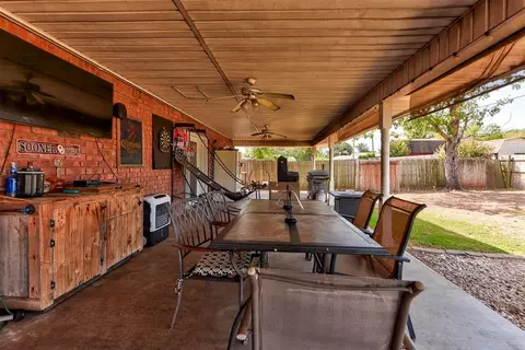 Exterior - 1073 Harrison St, Harrah, OK 73045 photo 6 of 9