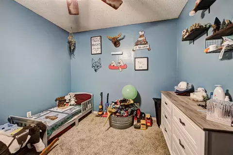 Bedroom - 1073 Harrison St, Harrah, OK 73045 photo 4 of 6