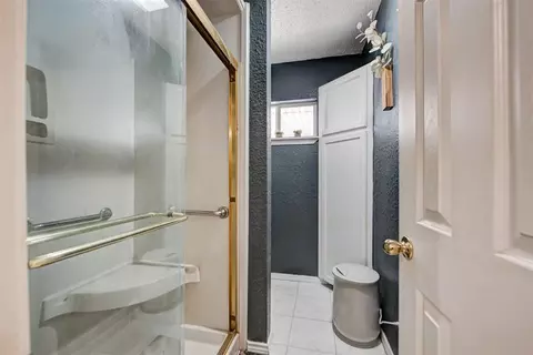 Bath - 1073 Harrison St, Harrah, OK 73045 photo 1 of 4