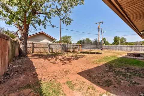 Exterior - 1073 Harrison St, Harrah, OK 73045 photo 9 of 9